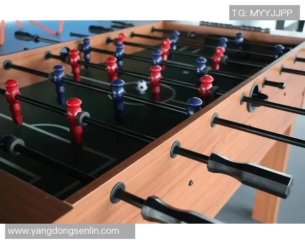四杆桌上足球的魅力与技巧探讨：如何在比赛中提升你的竞技水平与团队配合能力